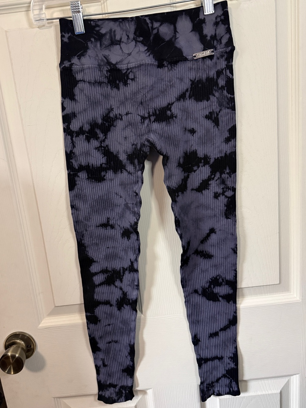 Bombshell Sportswear Blue & Black Tie Dye Ribbed Woman’s Size Medium Seamless